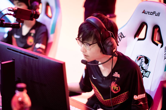 直播推动中国电竞产业高速发展 射击类游戏收入占比最高